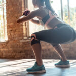 40代の体を変える！代謝を上げるための「スロースクワット」実践法