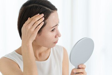 白髪が生える場所でわかる体の不調