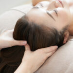 顔の血色が悪い人、頭皮見せてください