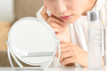 乾燥肌の人、保湿より血流